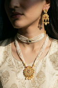 Viraas Pearl Necklace Set